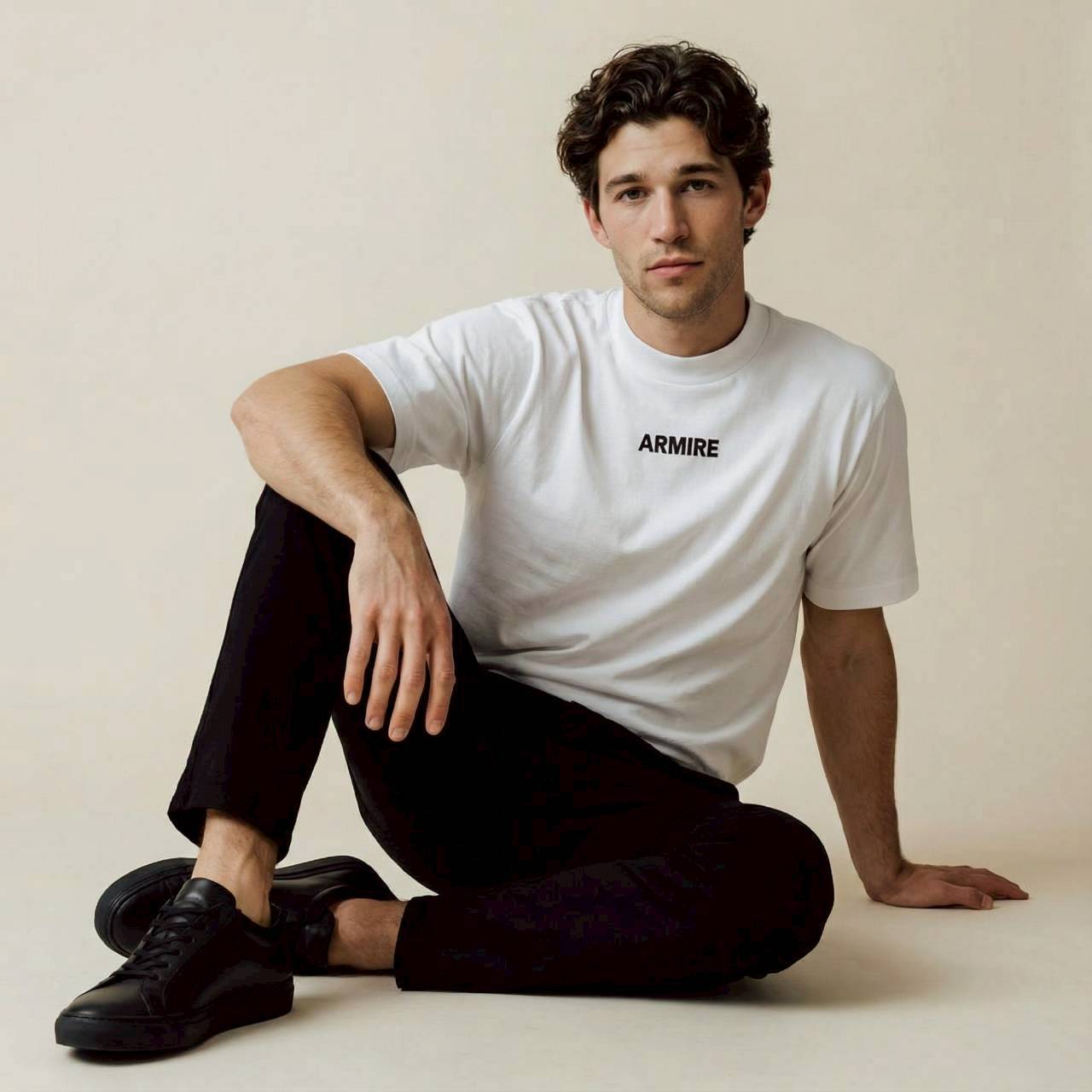 High-Neck T-Shirt - 画像 (4)